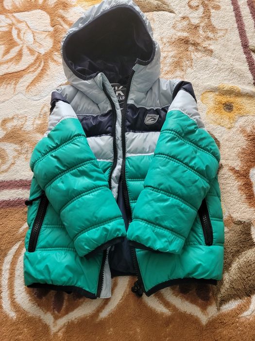 Продам куртку на мальчика весна, осень