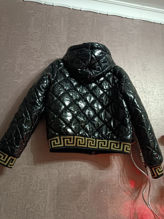 Продаю куртку демисезонная М