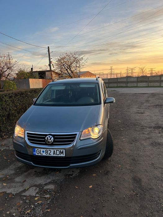 Vând Volskwagen Touran 1.9 Diesel