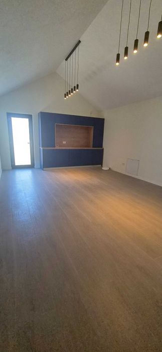 Inchiriez casa/birou 43 mp +curte cartier Oncea platou 500 e