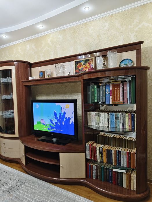 Срочно! Продаю стенку для гостинной