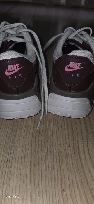 Маратонки Nike air max