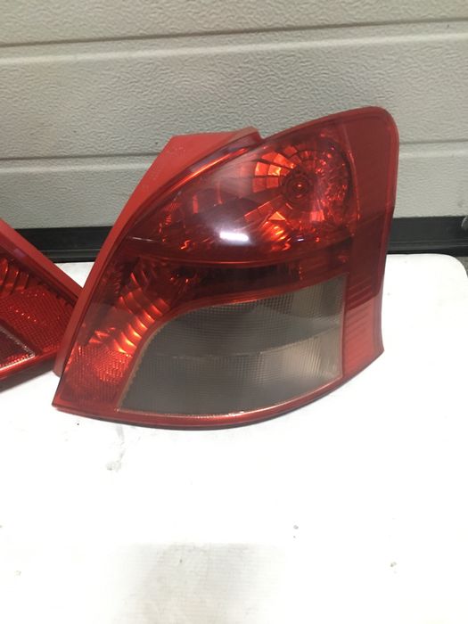 Stopuri/Triple Toyota Yaris P9. 2005-2009. Volan stinga.