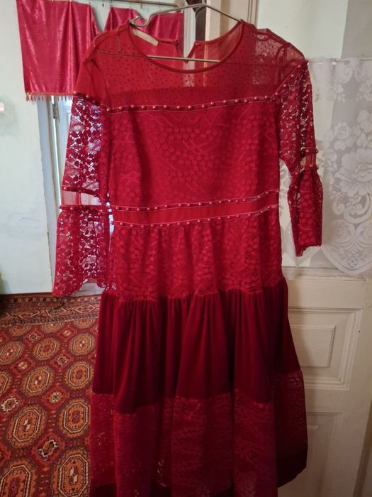 прадается платье