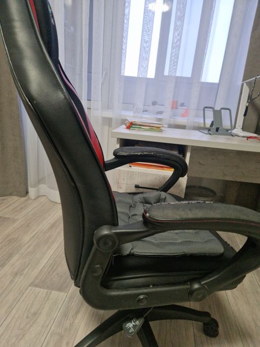 Продам офисное.компьтерное  кресло