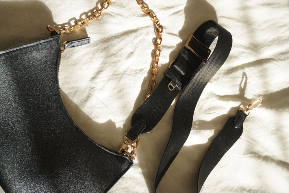 Черна чанта Манго | Black handbag Mango