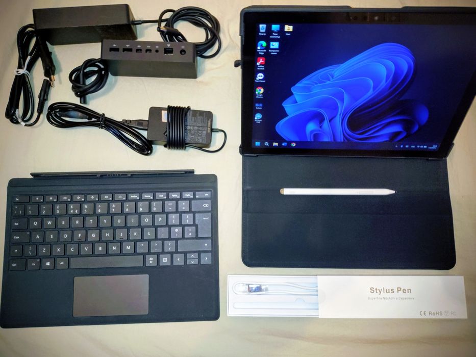 Microsoft Surface Pro 7, i7-1065G7, 16GbRam, 512SSD, докинг станция и писалка
