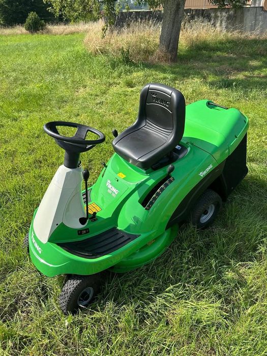 Tractoraș de tuns iarba Viking MR385