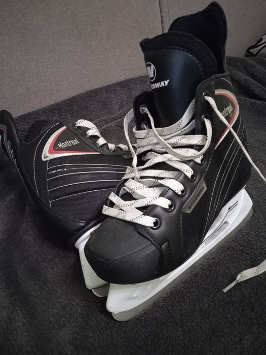 Продам коньки хоккейные