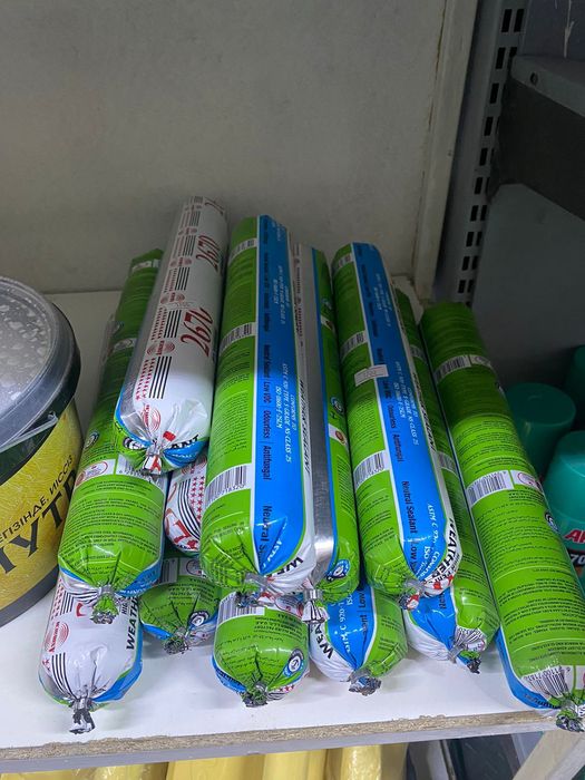 Продам герметик, черный цвет.