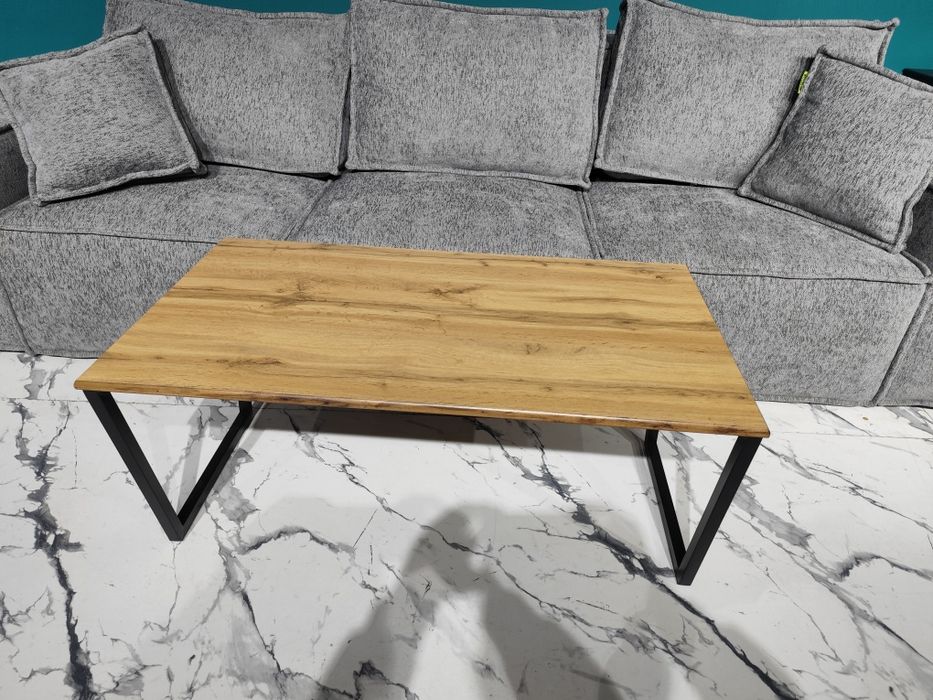 Jurnalniy stolik va stollar utalshonkali ideal holatda