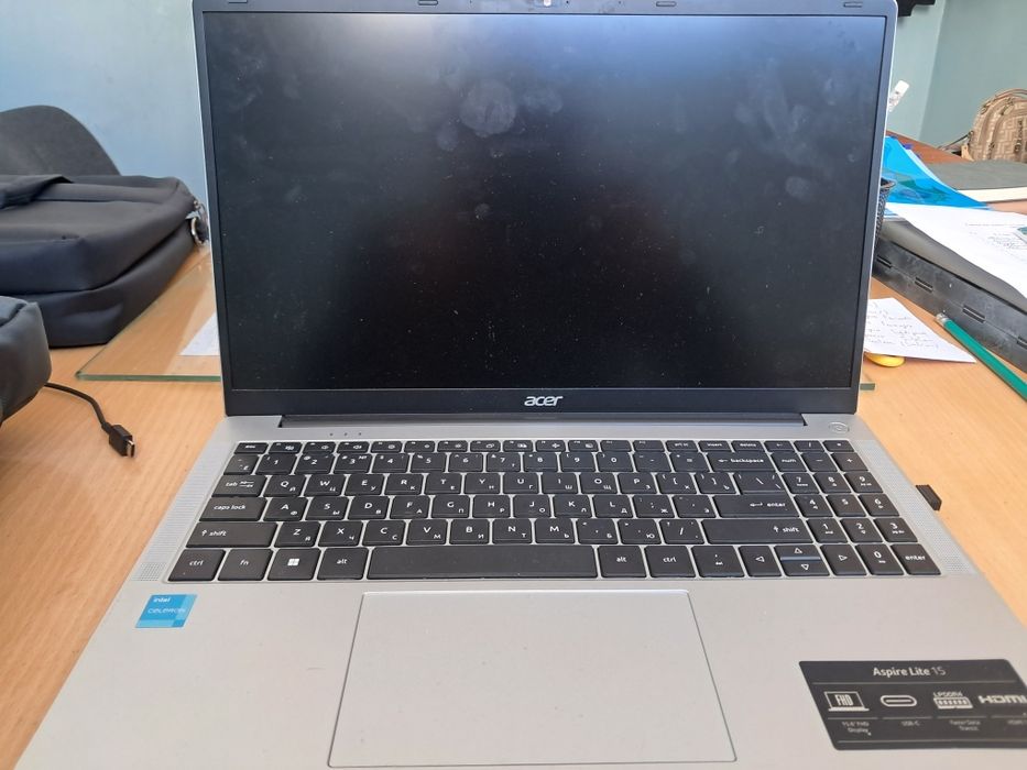Noutbook acer srochno sotiladi