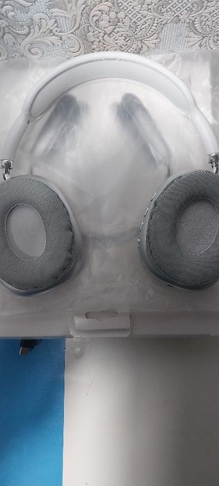 P9 Наушник Новая цена !