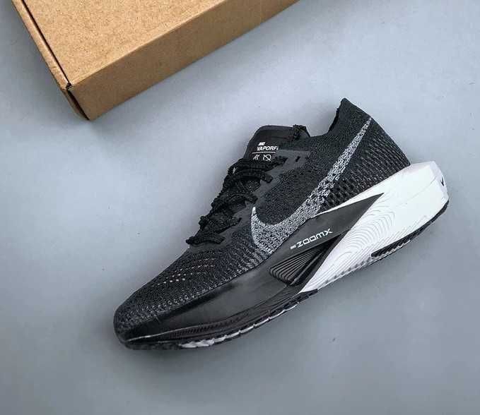 Продавам нови мъжки маратонки Nike Zoom Vaporfly next 3 black white