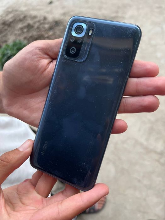 Redmi not 10s
Xotira 6/64
Kar dak yuq 
Telga javob 
Aybi yuq xolati id