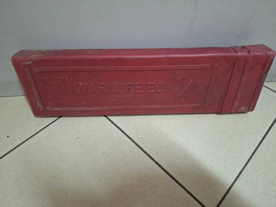 Авариен триъгълник за автомобил