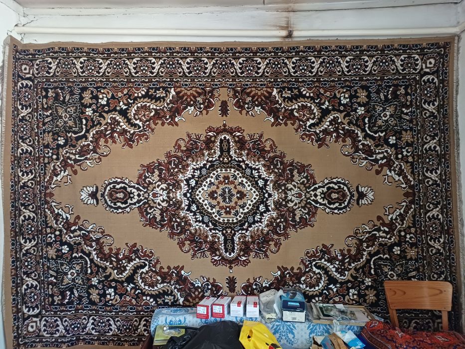 продаю ковёр недорого