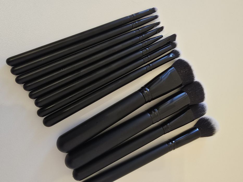 Set pensule machiaj profesional