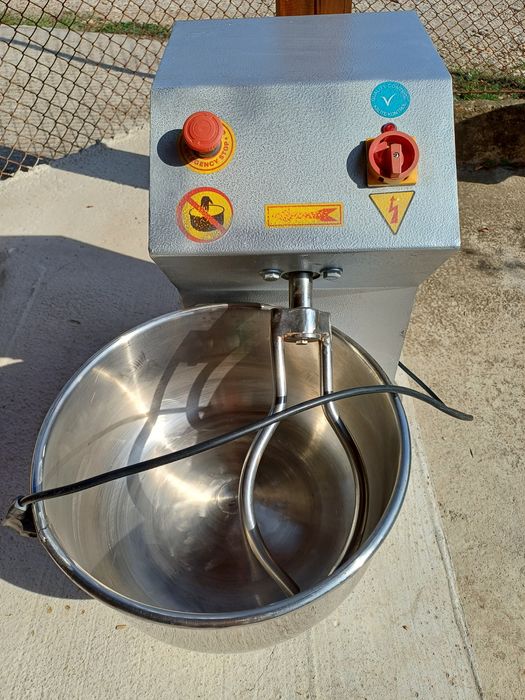 Тестомесачка вилична