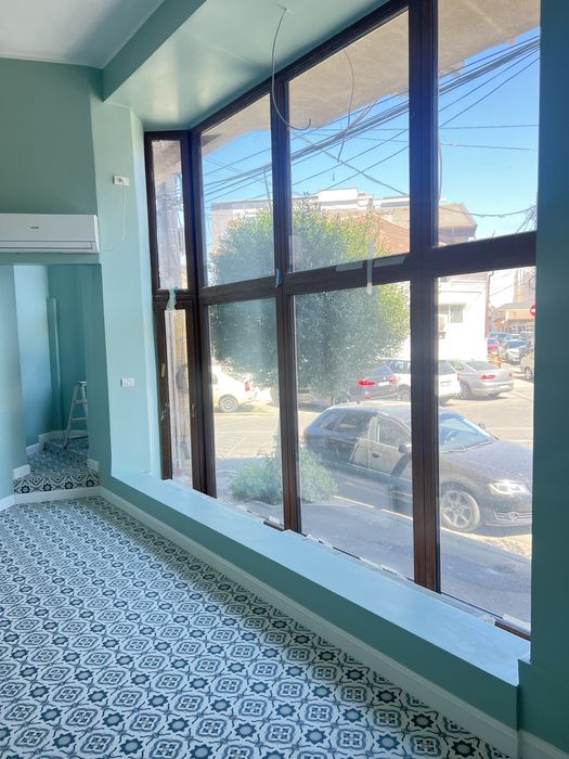 Spatiu comercial pretabil cafenea sau restaurant