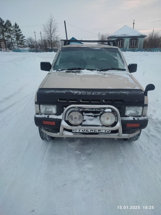 Продам Nissan Terrano отличный внедорожник