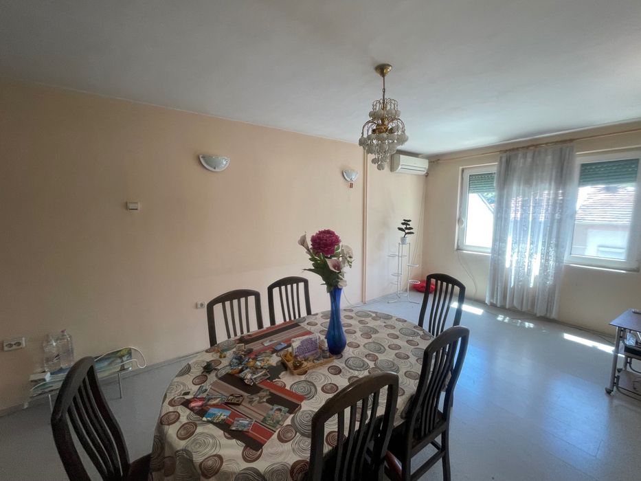 Продава се Тристаен апартамент в Плевен, 9-ти квартал - 79 кв.м за 775 €/кв.м - Снимка #1