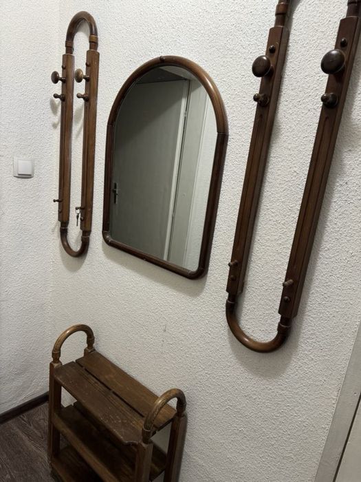 Закачалка, огледало и рафт за обувки