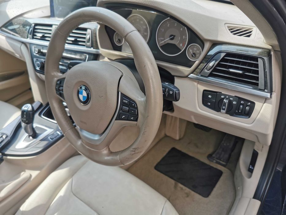 Dezmembrez bmw seria 3 f30 320 LUXURY/bara fata f30/capota/far/stop