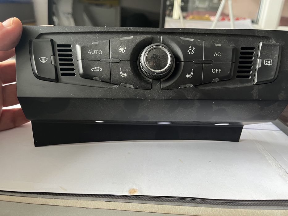 panou climatronic audi a4 incalzire scaune 8t1820043aa