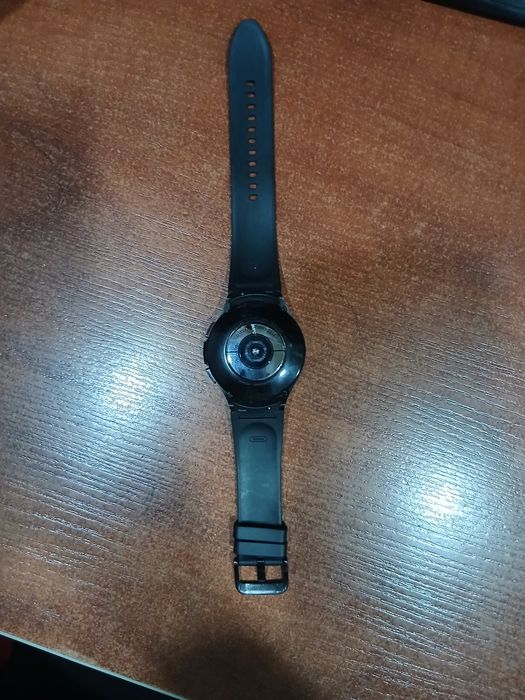 Смарт-часы Samsung Galaxy Watch 4 Classic