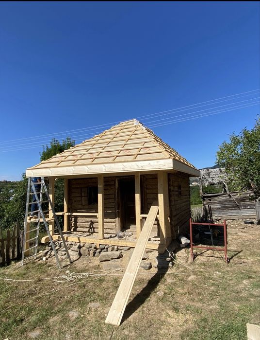 Acoperisuri noi reparatii acoperis tigla metalica tigla ceramica dulgherie mansardari