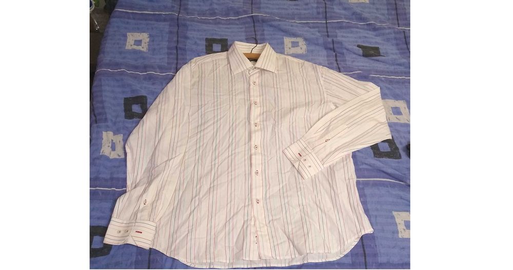 Oferta! Camasa Bigotti Exclusive UK, alba cu dungi fine rosii-albastre