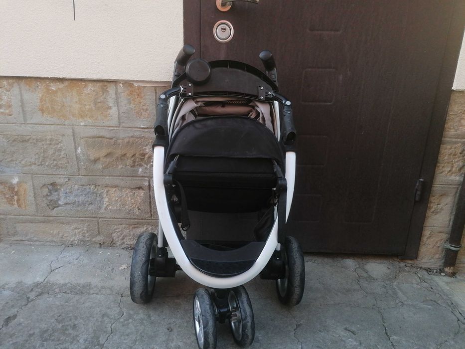 Комбинирана детска количка.