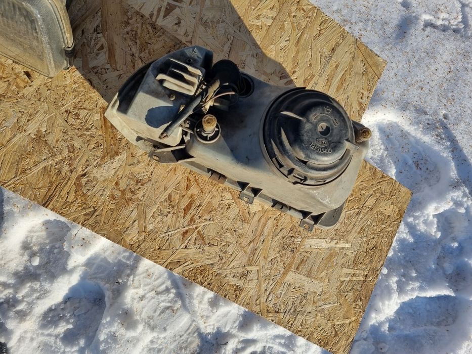 Фары Ауди 100 оригинал .