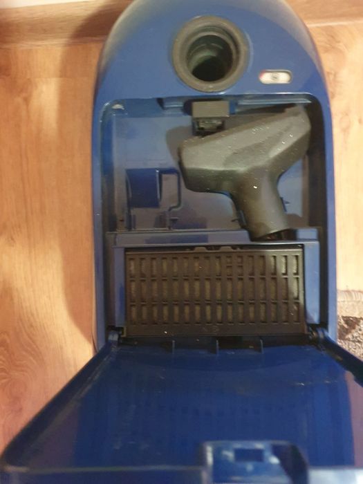 Aspirator Miele 1600 w in stare buna de functionare