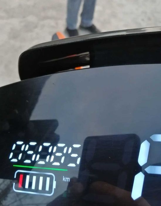E-BIKE elektroskuter sotiladi