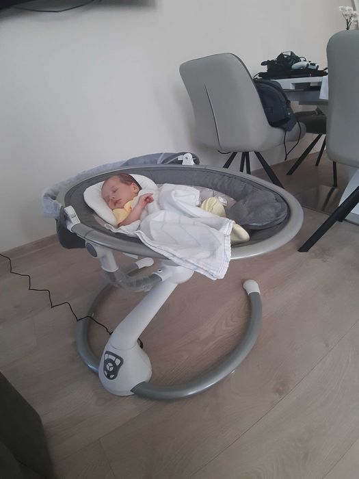 Бебешката люлка CANGAROO Електрическа люлка-шезлонг CLOUD ЗВЕЗДИ