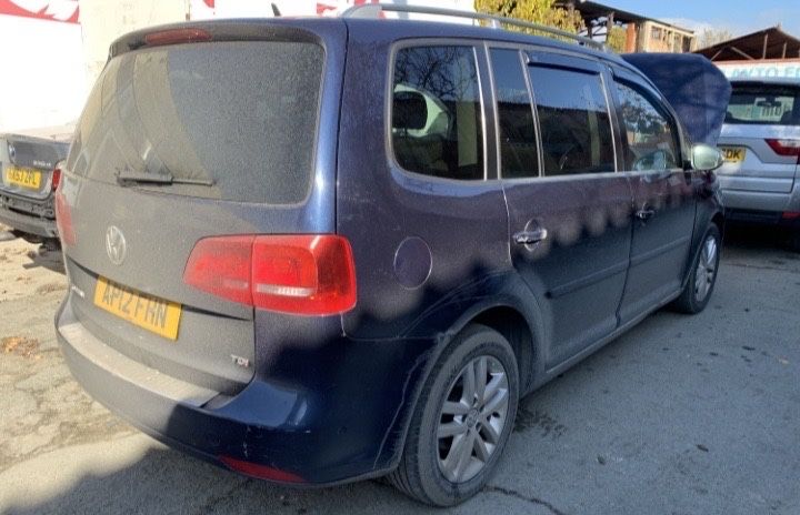 Продаваме на части фолксваген Туран  1.6д 105кс. Vw touran 1.6d 105hp.