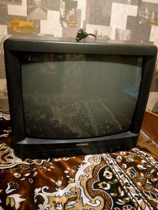 Продам телевизор