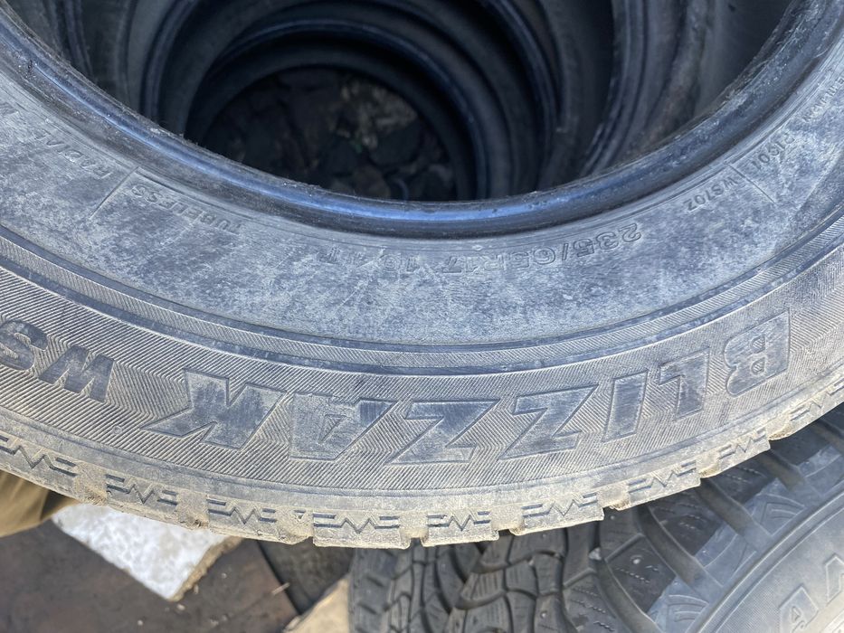 Автошина на 17 235/65