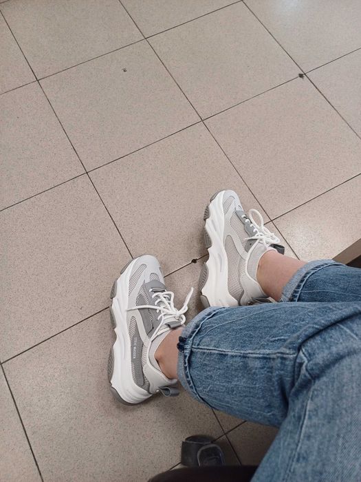Сникърси на Steve Madden
