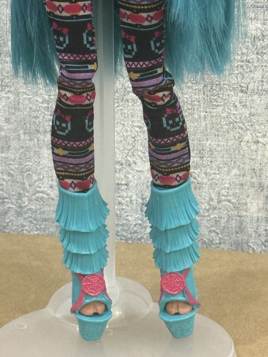 продам куклу изи/иси монстер хай