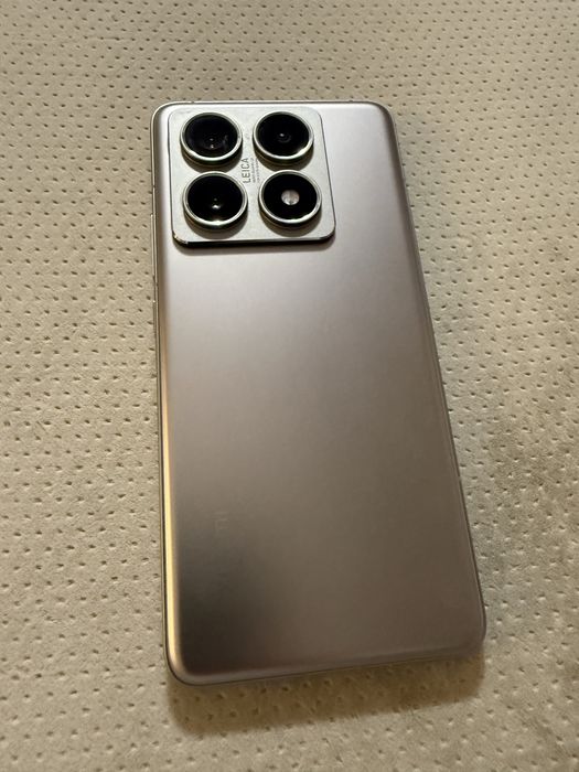 Xiaomi 14 T Pro.  12 GB Ram