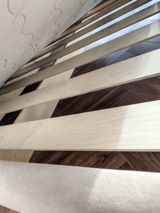 кровать двухспальная