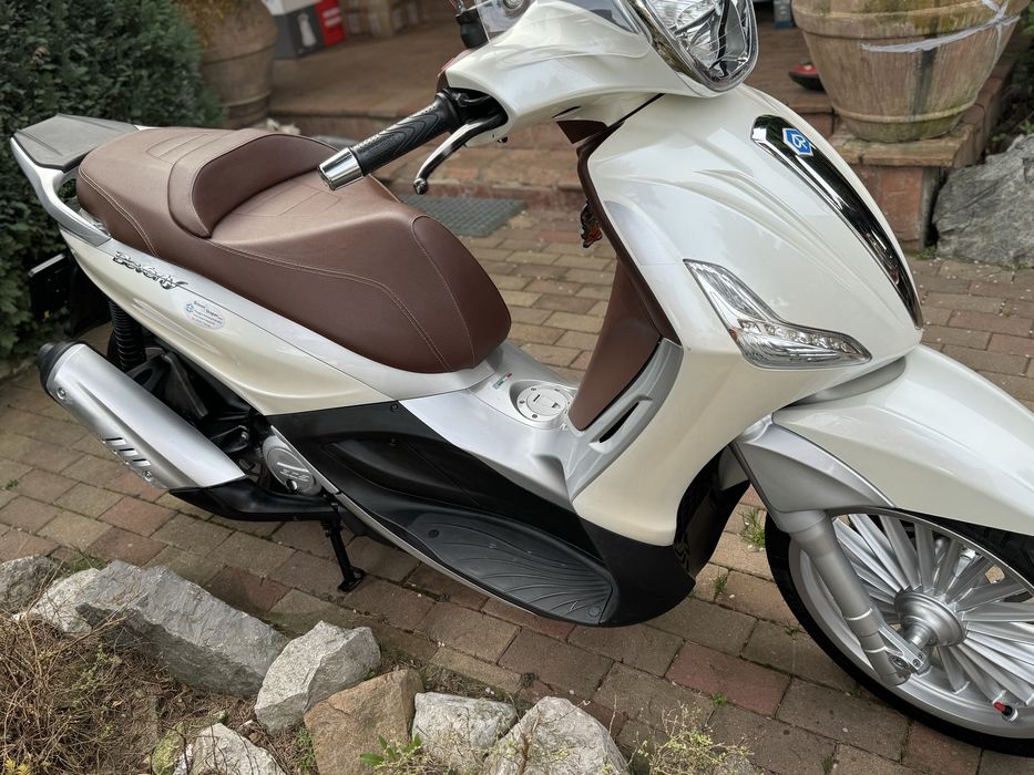 Scuter Piaggio Beverly  125i