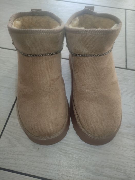 Ghete tip UGG mărimea 40