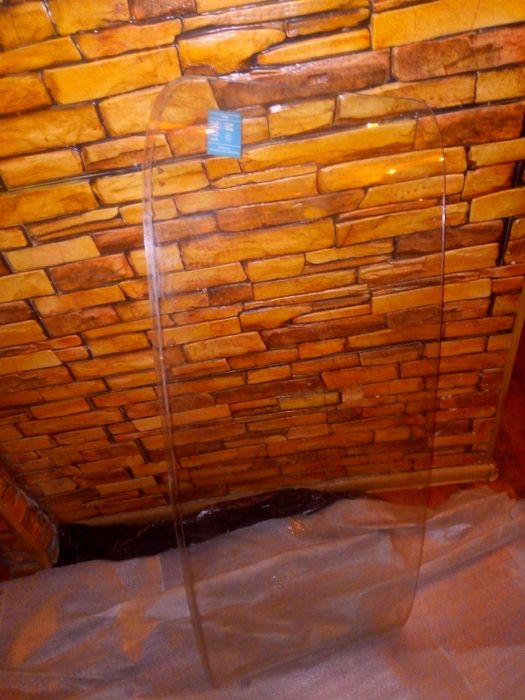 Продам лобовое стекло