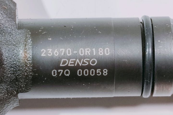 Injector  236700R180 / 23670-0R180 Toyota RAV4 a 3-a generatie (XA30)