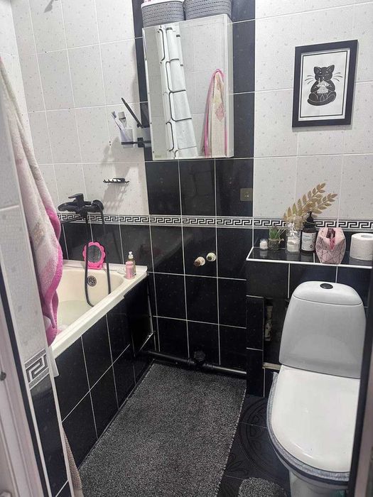 Продам однокомнатную квартиру 8 роддом 1/4/4 С хорошим ремонтом Мебель