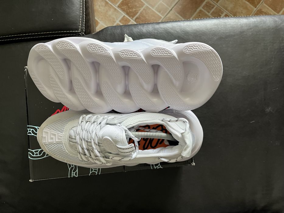Versace Chain reaction